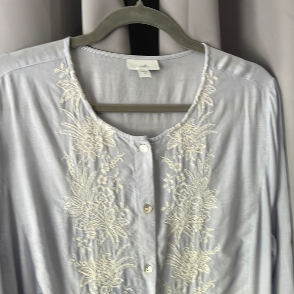 jJill topper/dress linen light indigo with cream embroidery. Size Large